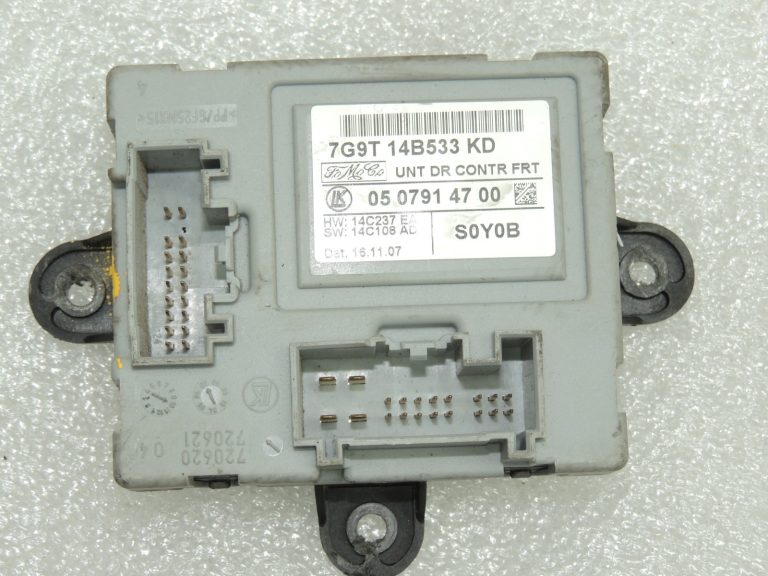 Volvo V70 III Durvju vadības bloks priekšējais labais 31295213