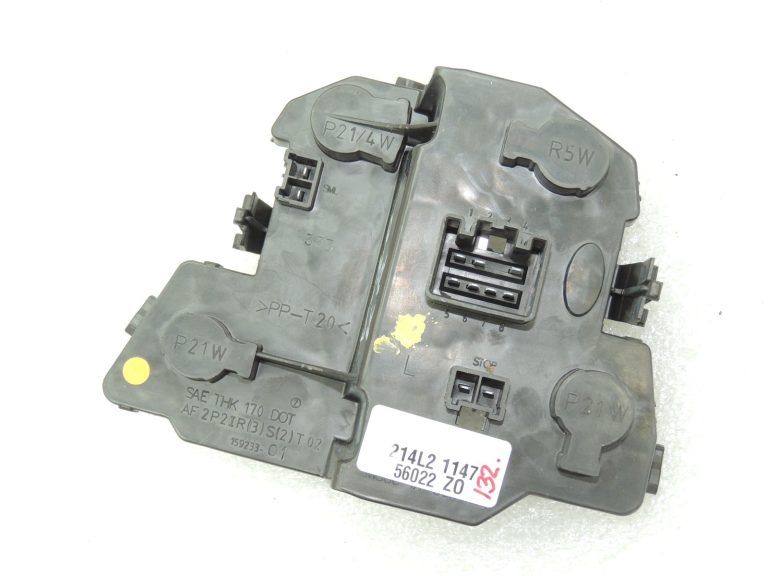 Volvo S80 I Aizmugurējā kreisā luktura turētājs 30634194