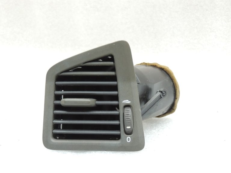 Volvo XC70 II Ventilācijas ventilācijas režģis priekšējā paneļa kreisais 3409373