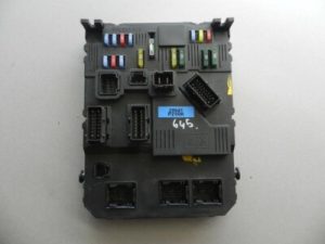 Peugeot Citroen vadības bloka drošinātāju kārba centrālā elektrība 9655708380 Drošinātāju kārba