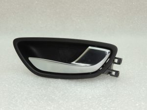 OEM Renault Espace V JFC durvju rokturis iekšējais aizmugurējais labajā pusē 826724883R