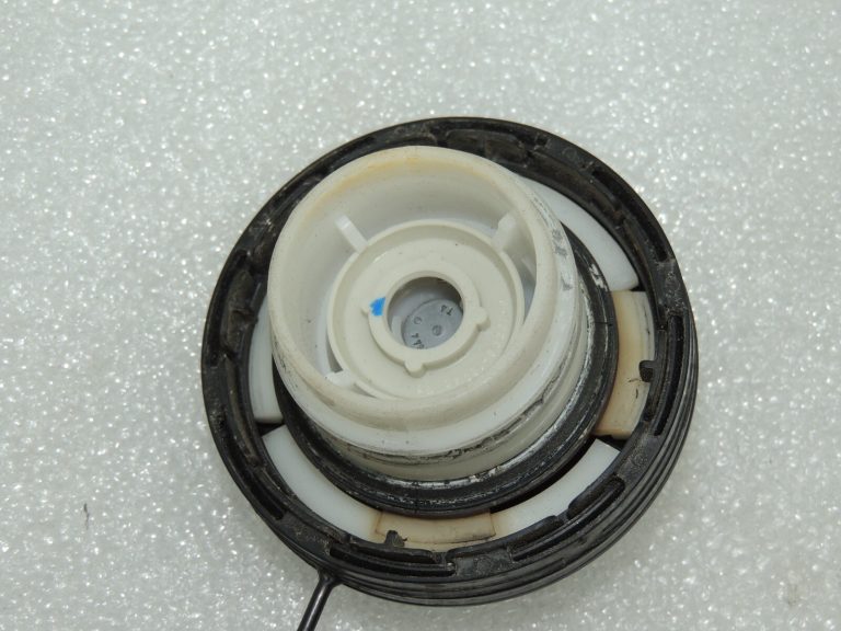 OEM Suzuki degvielas uzpildes vāks 89260-65G10 89260-50J00