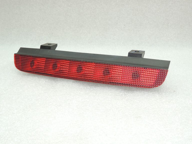 Suzuki Jimny III Trešais bremžu lukturis 35820-81A00