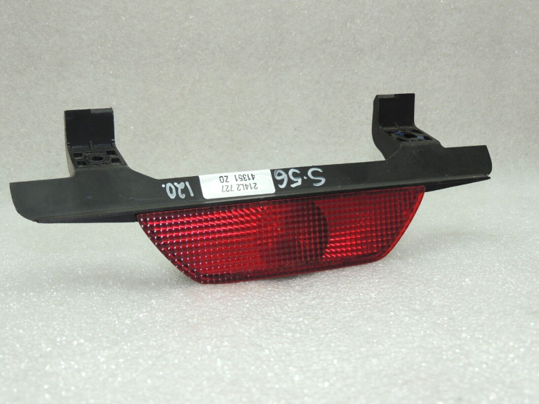 Suzuki Jimny III Trešais bremžu lukturis 35820-84A02 35820-84A13
