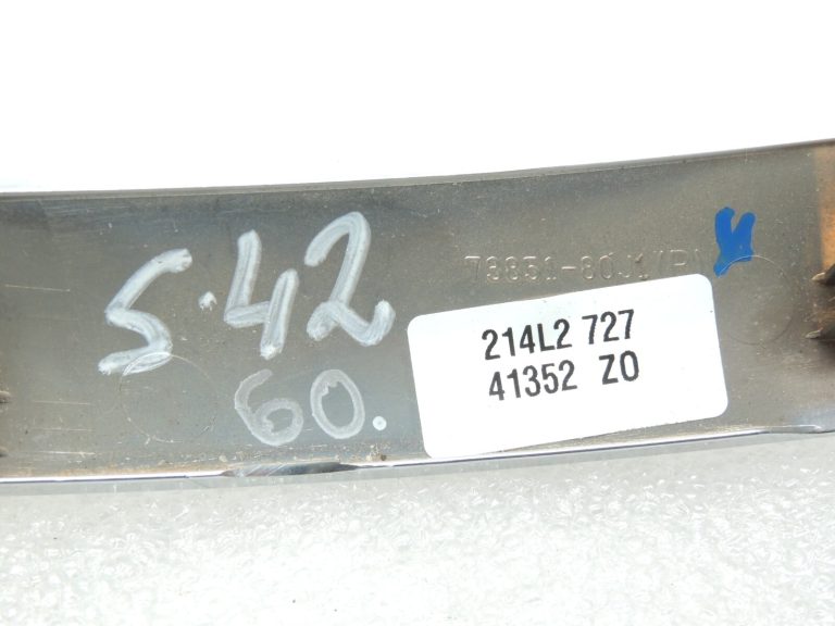 Suzuki SX4 I instrumentu paneļa vāks hromēts labajā pusē 73851-79J00-ZFG