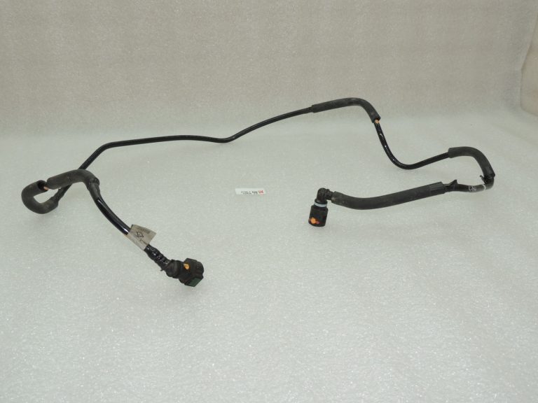 Suzuki Vitara LY 1.4i hibrīds K14D Ventilācijas caurules degvielas tvertne 18352-74S00