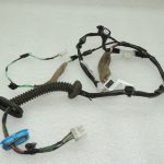 Suzuki Vitara LY IV Aizmugurējo kreiso durvju elektroinstalācijas instalācija 3675154PB0