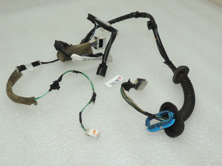 Suzuki Vitara LY IV Aizmugurējā labās puses durvju instalācija 3675154P10