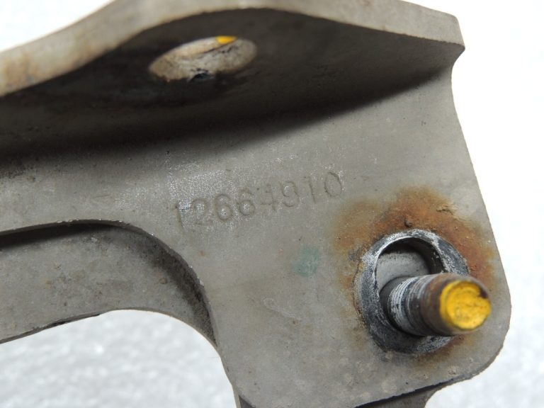 Opel Insignia B 1.5i izplūdes katalizatora kronšteins 12670585