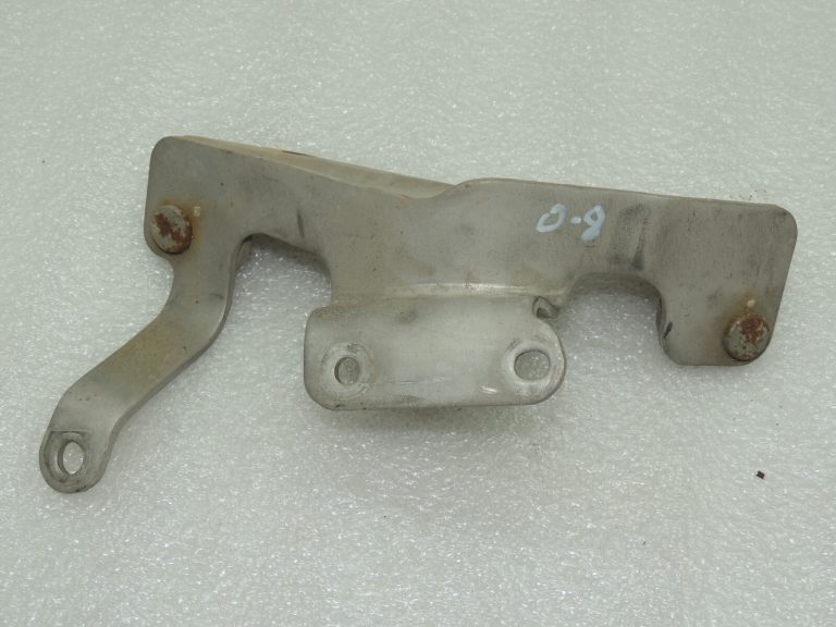 Opel Insignia B 1.5i izplūdes katalizatora kronšteins 12670585