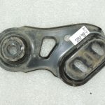 Opel Insignia B 1.5i apakšējā balsta priekšējā labā daļa 22982754
