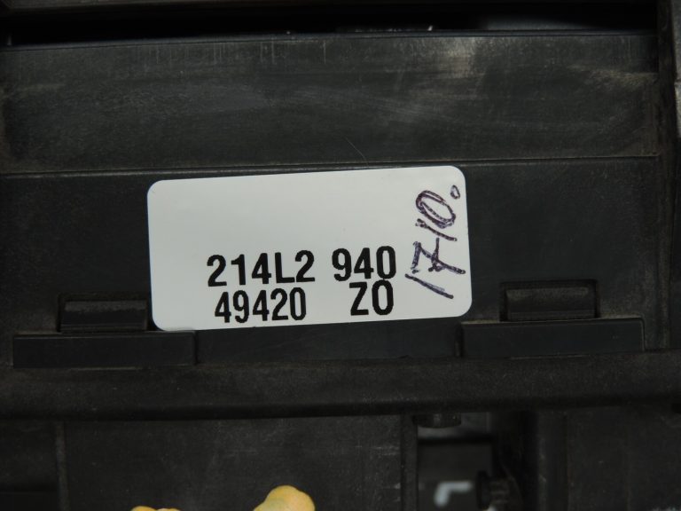 OEM Chrysler Grand Voyager 2.8CRDi V drošinātāju kārba R4692302AE