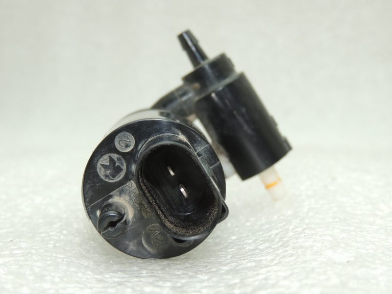 OEM Chrysler Grand Voyager 2.8CRDi V Priekšējā stikla mazgāšanas sūknis 5179153AC