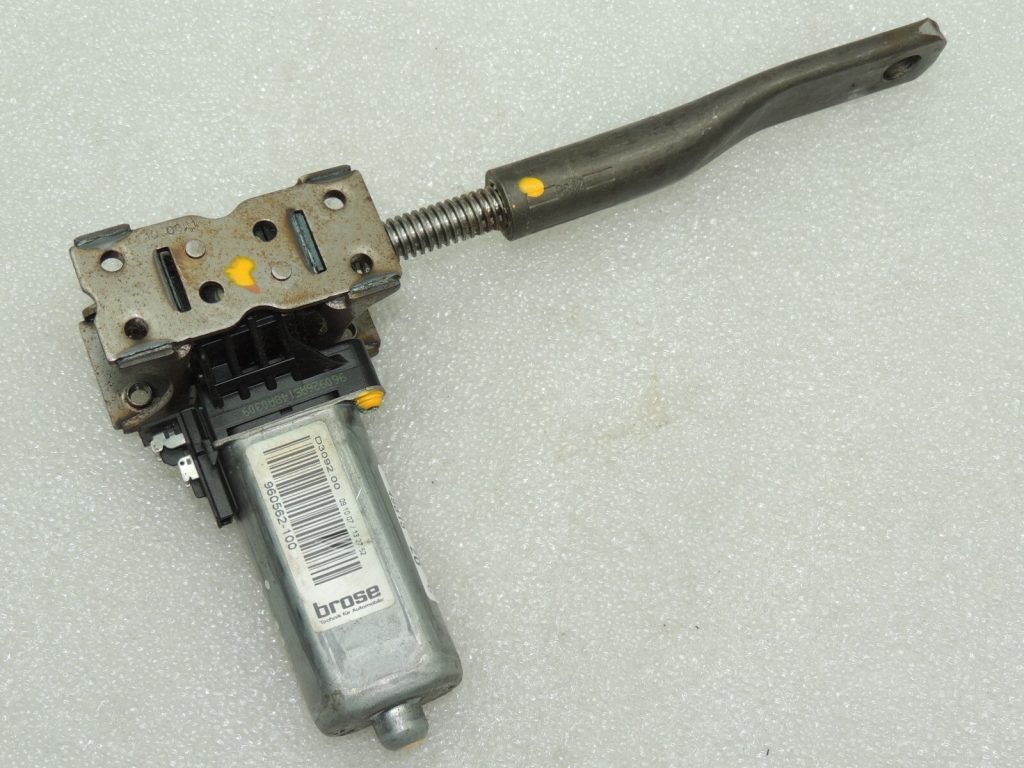 Genuine Chrysler Grand Voyager V Front left driver's seat adjustment Engine