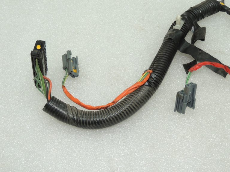 Oriģinālā Chrysler Grand Voyager V Sēdekļu instalācija priekšējā labajā pusē 68030774AA