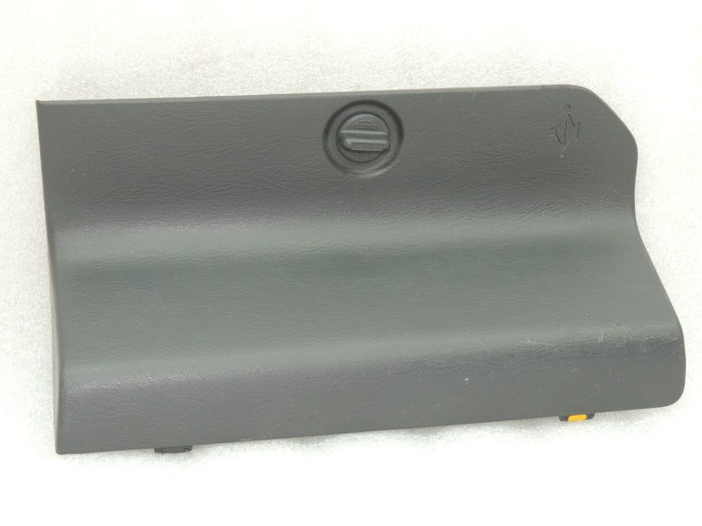 Suzuki Grand Vitara II bagāžnieka instrumentu vāks 76230-65D10-P4Z