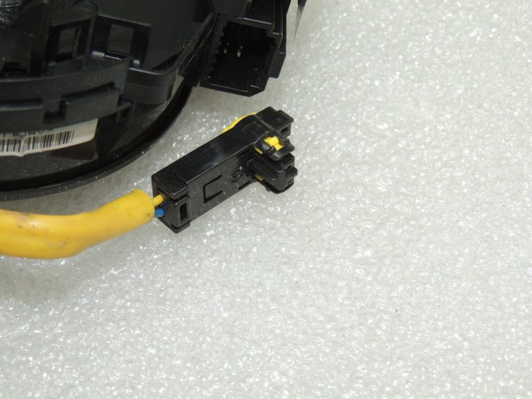 OEM Suzuki Grand Vitara III spolēto atsperu slīdgredzens 37480-64J1