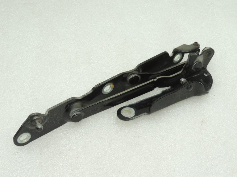 OEM Volvo S80 II aizmugurējo durvju eņģe labajā pusē 30799275