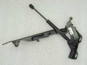 OEM Volvo S80 II dzinēja pārsega eņģes kreisajā pusē 31385810