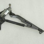 OEM Volvo S80 II motora pārsega eņģes labajā pusē 31385811