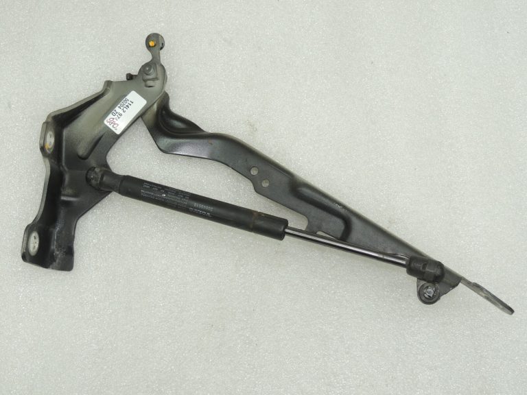 OEM Volvo S80 II motora pārsega eņģes labajā pusē 31385811