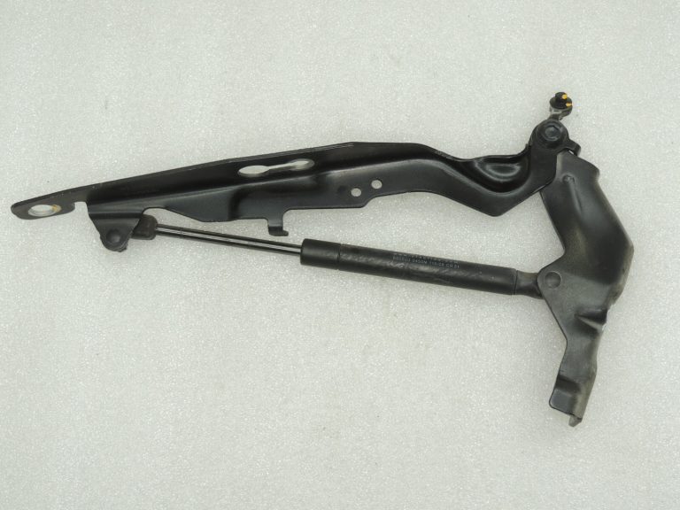 OEM Volvo S80 II motora pārsega eņģes labajā pusē 31385811