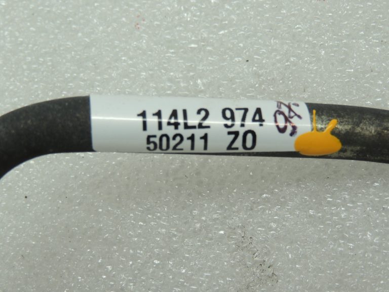 OEM Volvo S80 II 2.4D motora eļļas padeves līnija 30757340