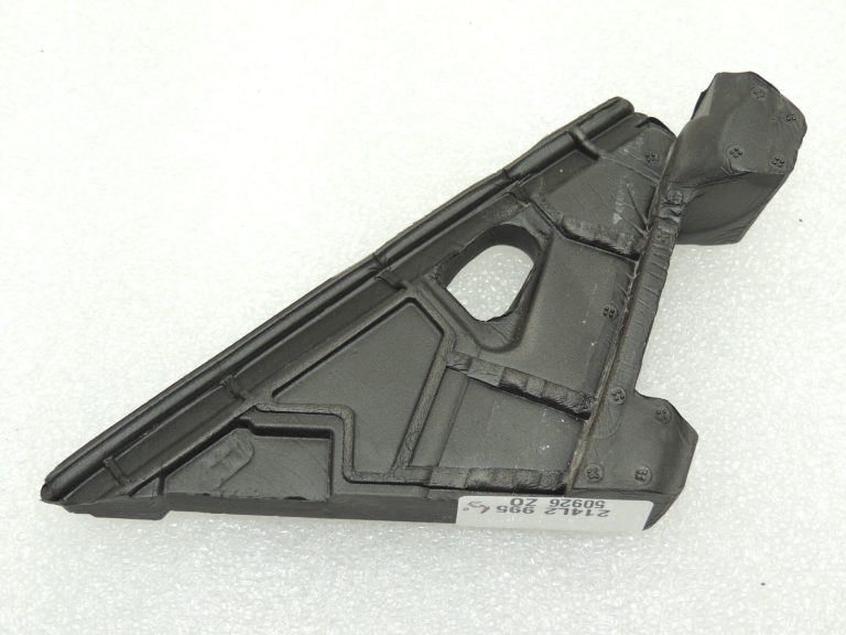 Seat Cupra Leon KL8 Putu pamatne durvīm pa labi 5FA837368B