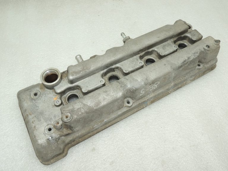OEM Suzuki SX4 2.0i vārstu vāks 1117065J00, 1117065J01