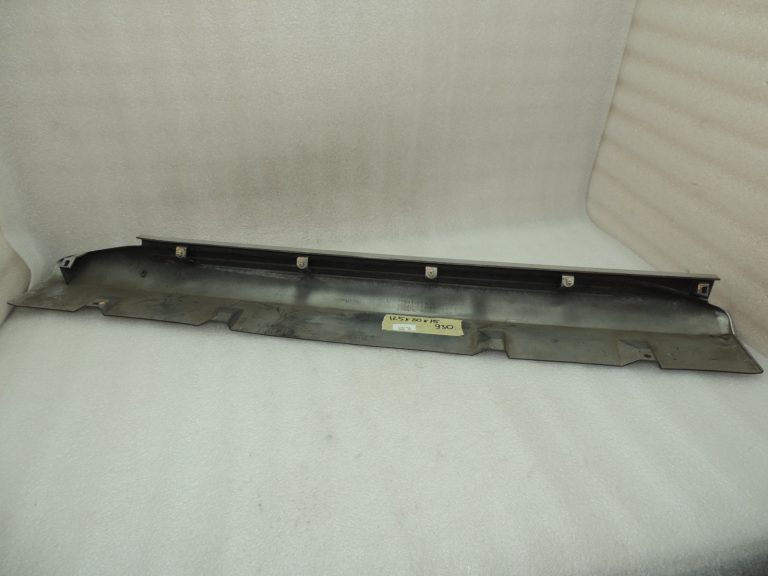 OEM Suzuki Jimny III kreisās puses slieksnis 7766081A00ZJ3