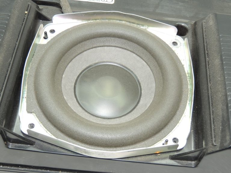 OEM Renault Espace V JFC zemfrekvences skaļrunis 281700926R