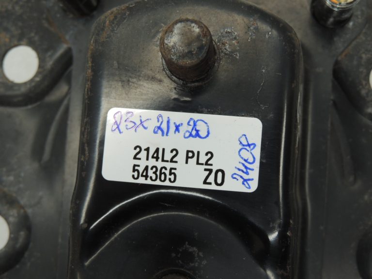 OEM Suzuki Jimny III rezerves riteņa kronšteins 8396081A100CE 8396081A000CE