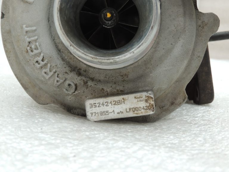 OEM Chrysler Grand Voyager 2.8CRDi V turbokompresors Turbokompresors 68034995AB