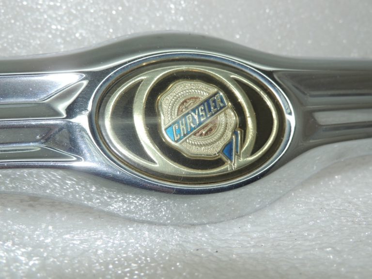 OEM Chrysler Grand Voyager 2.8CRDi V apdare hromēta 55370000AB