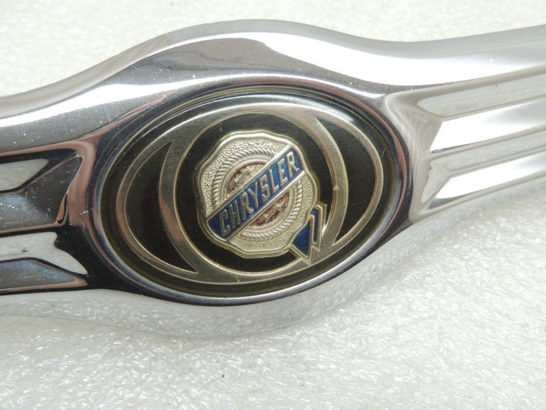 OEM Chrysler Grand Voyager 2.8CRDi V apdare hromēta 55370000AB