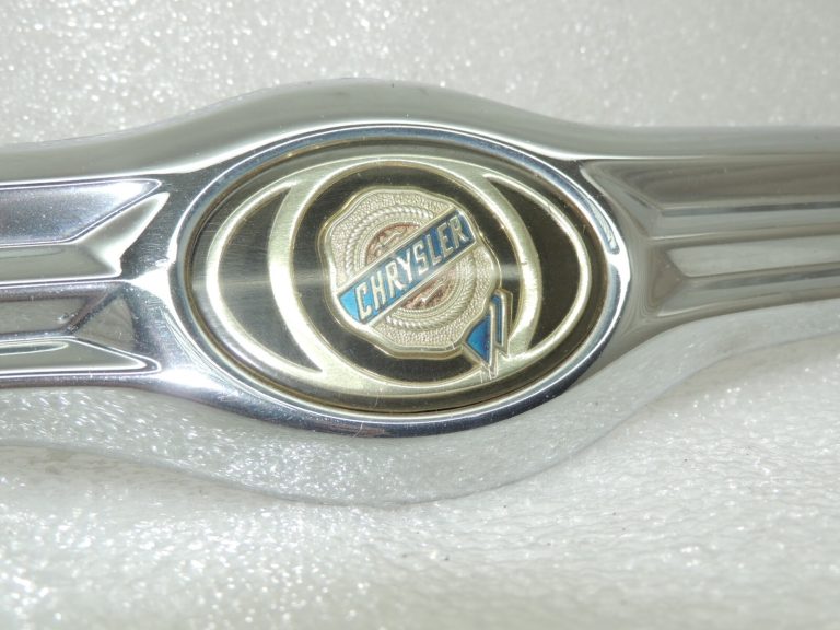 OEM Chrysler Grand Voyager 2.8CRDi V apdare hromēta 55370000AB