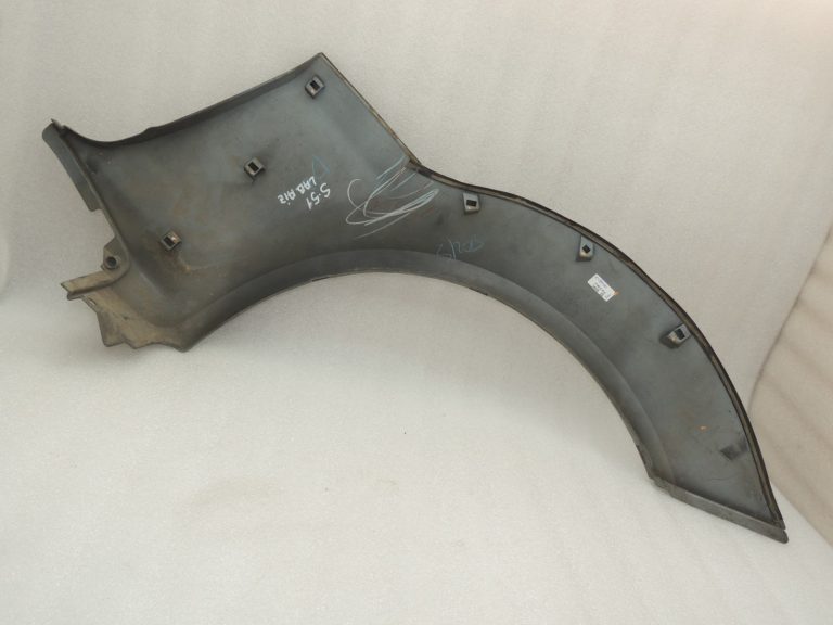 Suzuki Jimny MK3 Aizsargs pret šļakatām aizmugurējais labais 7755081A00