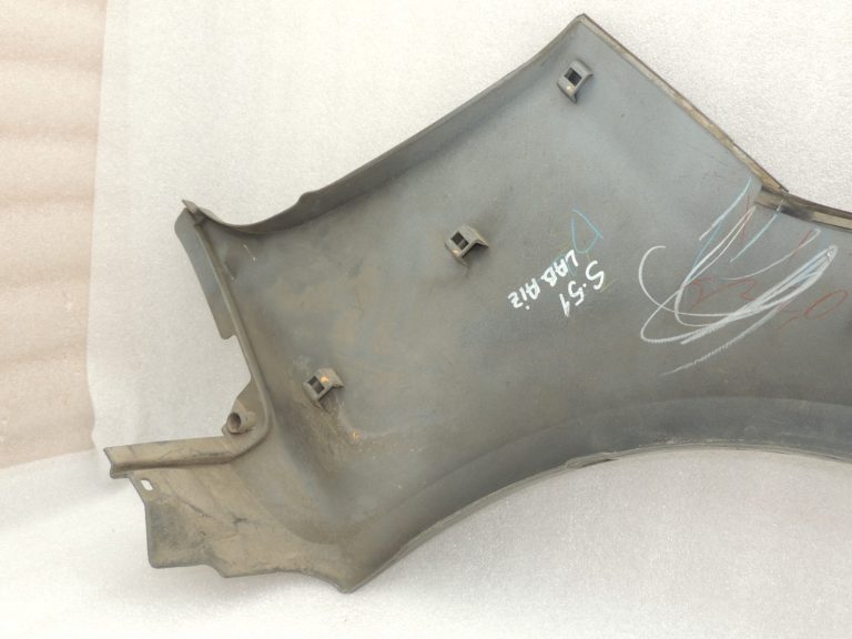 Suzuki Jimny MK3 Aizsargs pret šļakatām aizmugurējais labais 7755081A00