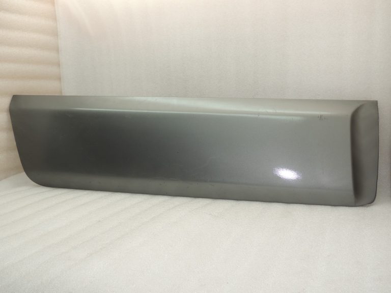 OEM Suzuki Jimny III durvju apdare durvju aizsargs labajā pusē7756081A00ZDL