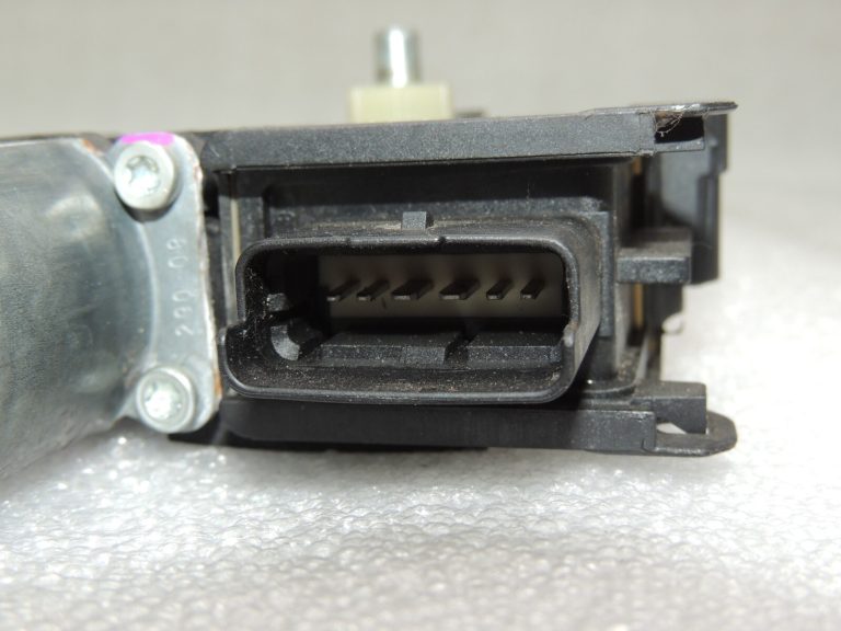 Peugeot 308 Aizmugurējā stikla regulators pa labi 9675466680 9680692380