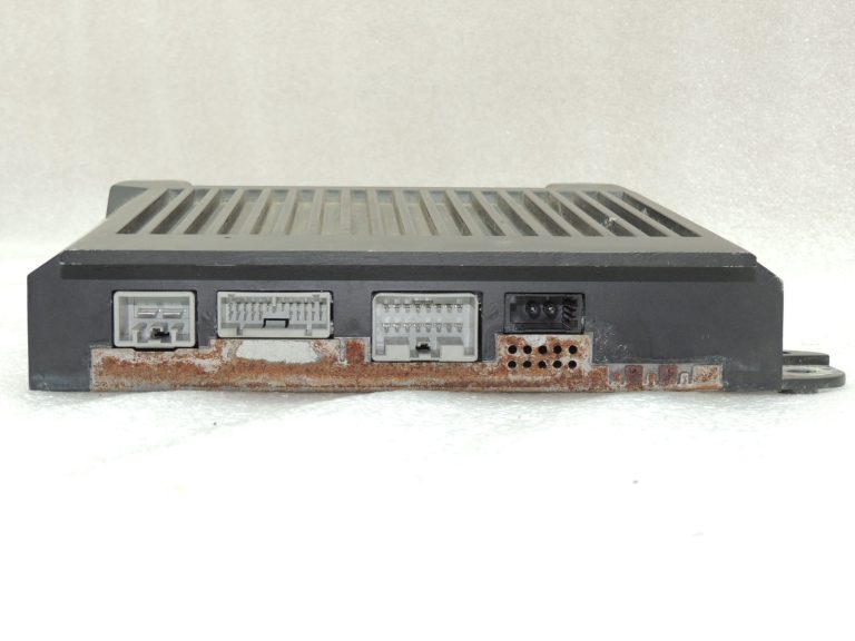 Volvo V70 III pastiprinātājs Audio 36001097