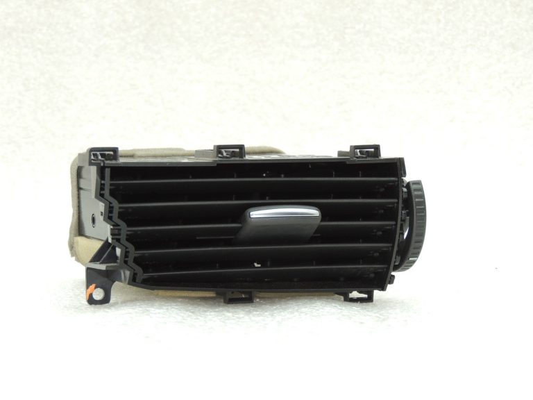 Mazda 6 GJ GL Instrumentu paneļa centrālā ventilācijas sistēma kreisajā pusē GHR16491XB02