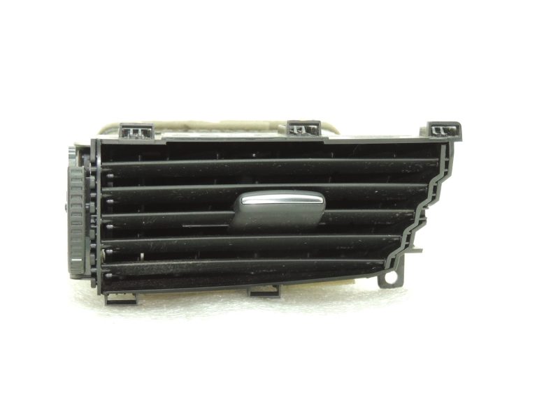 Mazda 6 GJ GL instrumentu paneļa ventilācijas caurule centrālā labajā pusē GHP96491XB02