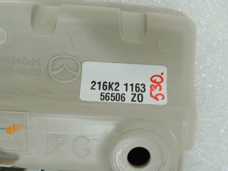 Mazda 6 GJ GL jumta lukturis iekšējais jumta lukturis KD496997075