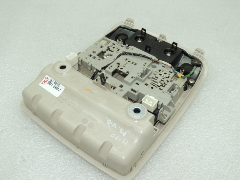 Mazda 6 GJ GL jumta lukturis iekšējais jumta lukturis KD496997075