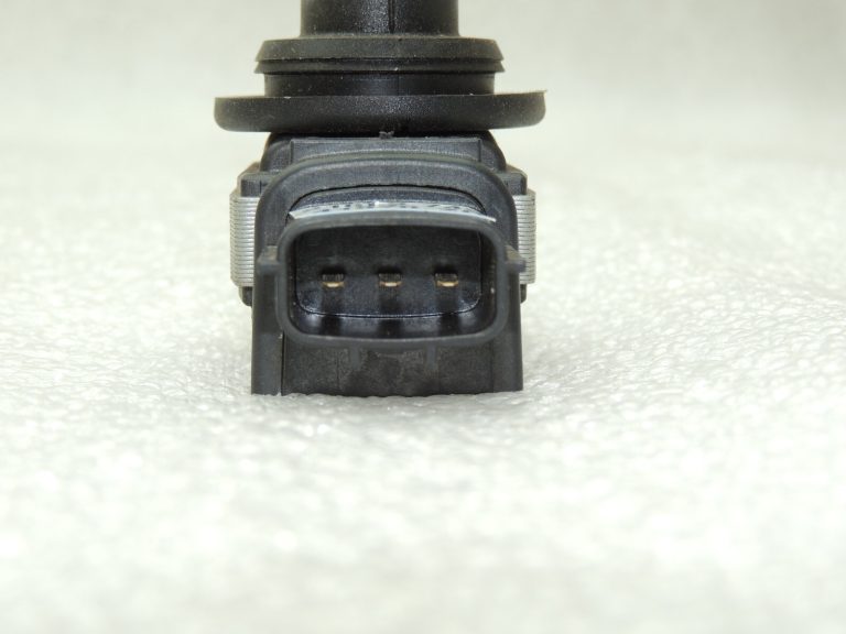 OEM BOSCH Nissan Renault 1.6 1.8 2.0i aizdedzes spole 7701065086