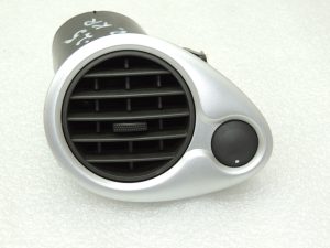 Renault Clio III Gaisa ventilācijas atvere Gaisa ventilācijas atvere Priekšējā kreisā 7701061207