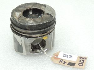 Поршень Nissan Opel Renault 2.5DTI 93161477 93161476