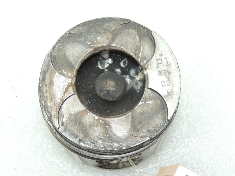 Nissan Opel Renault 2.5DTI Pistons 93161477 93161476