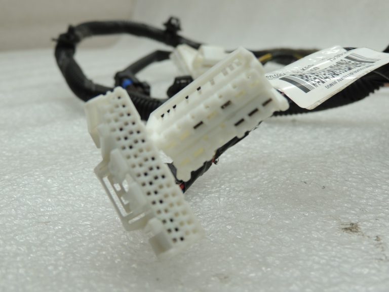 Nissan Qashqai J11 Durvju elektroinstalācijas instalācija Durvju priekšējā labā 241244EH4D